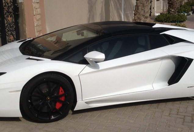 Lamborghini Aventador LP700-4 Roadster