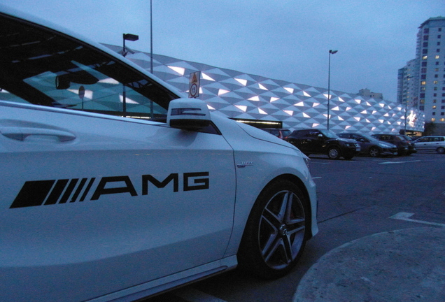 Mercedes-Benz A 45 AMG