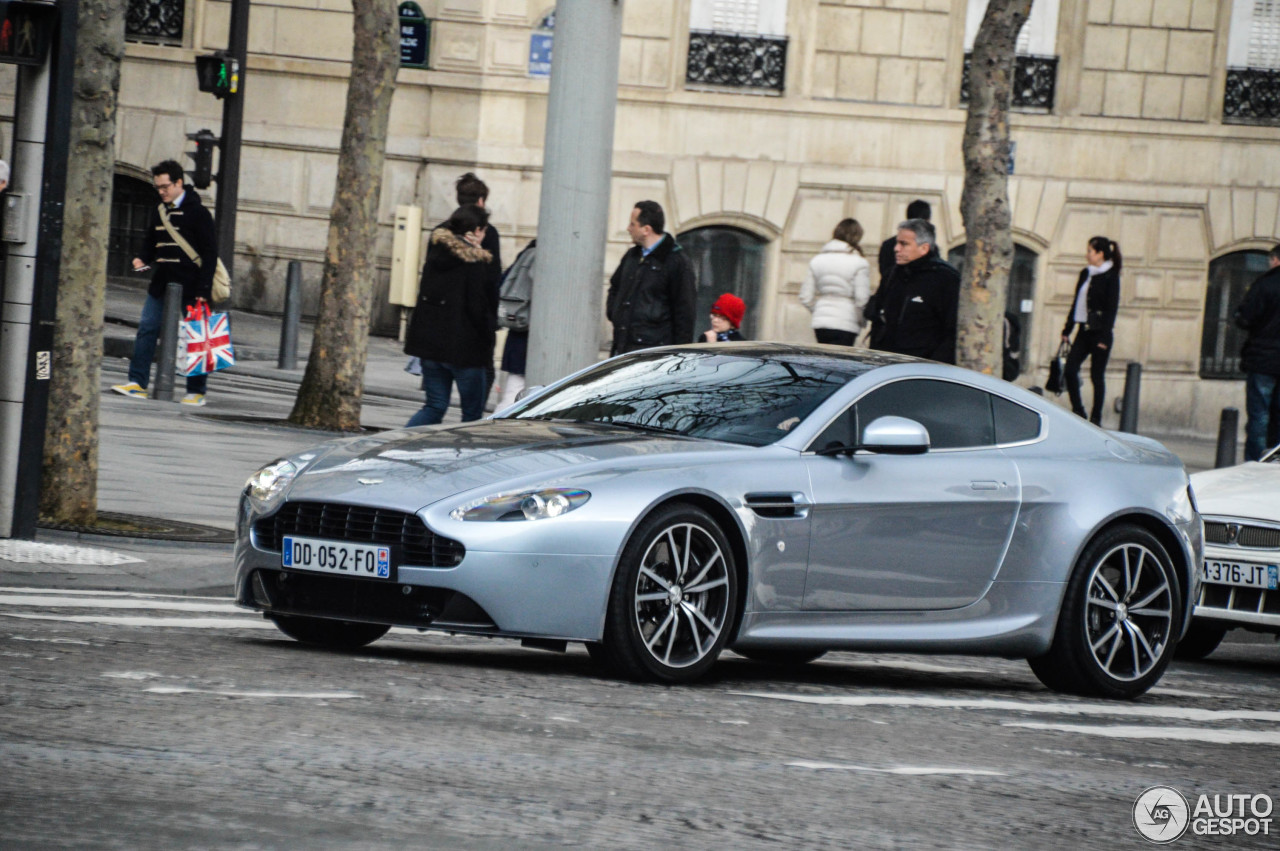 Aston Martin V8 Vantage 2012