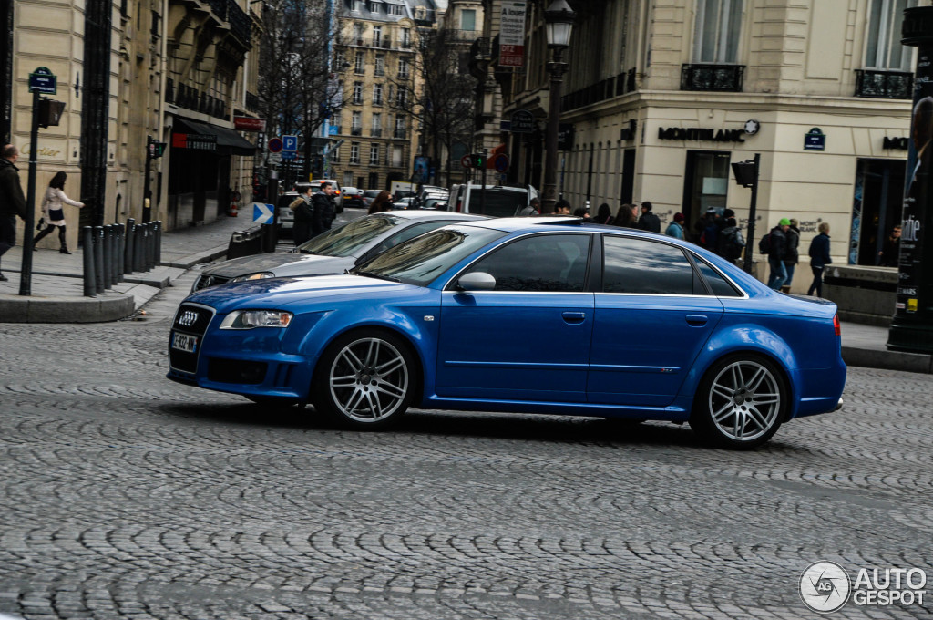 Audi RS4 Sedan