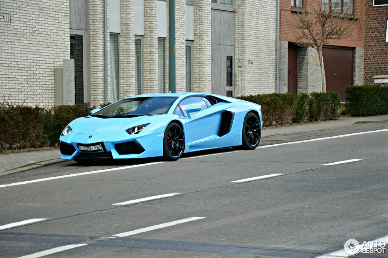 Lamborghini Aventador LP700-4