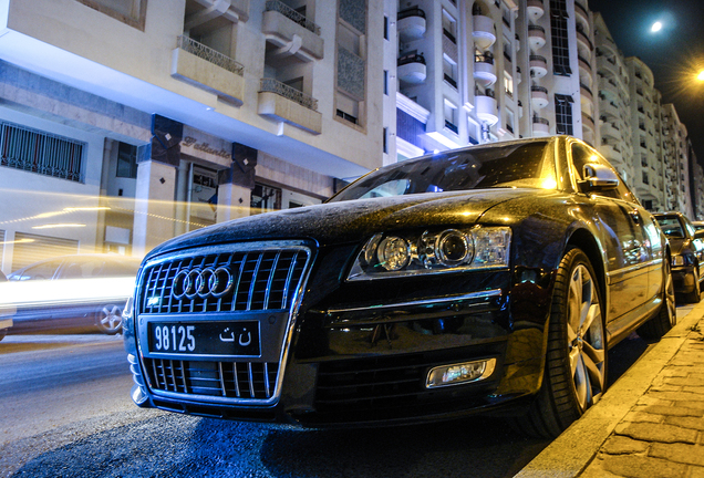 Audi S8 D3