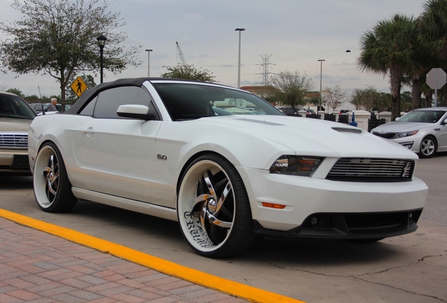 Ford Mustang GT Convertible 2011