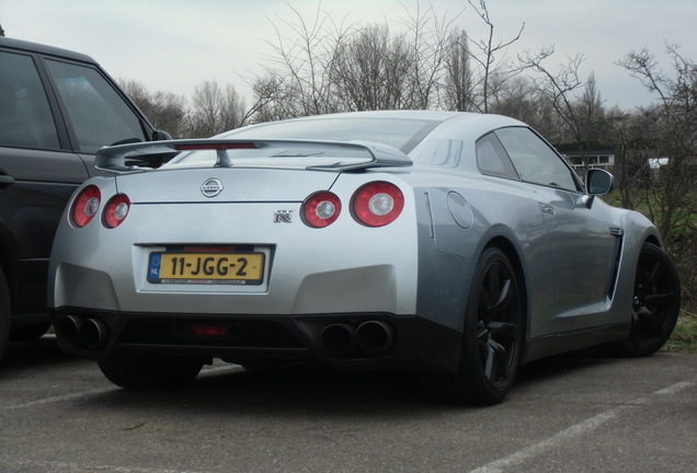 Nissan GT-R