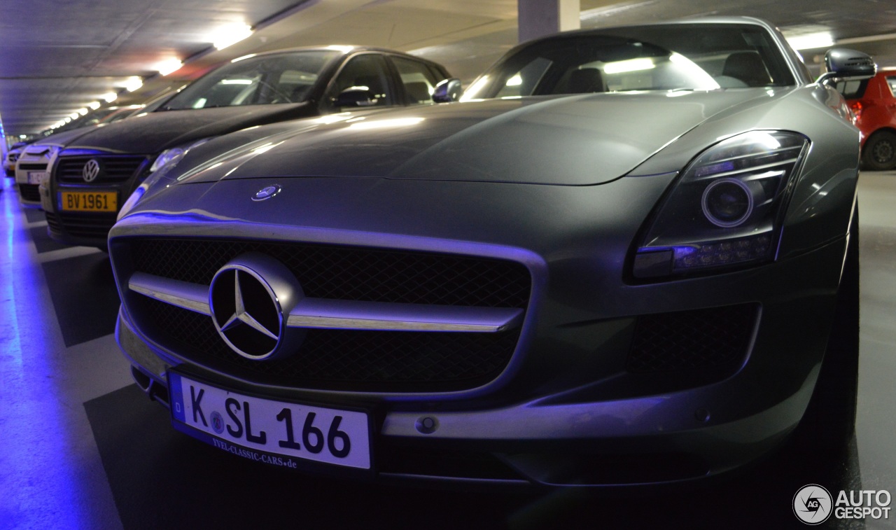 Mercedes-Benz SLS AMG