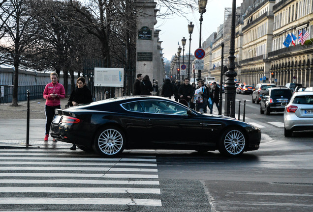 Aston Martin DB9