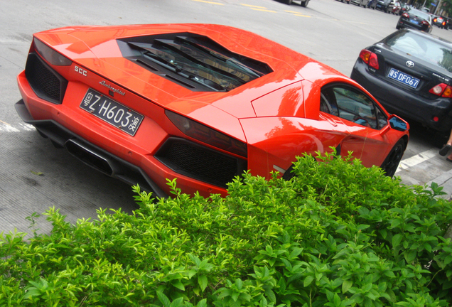 Lamborghini Aventador LP700-4