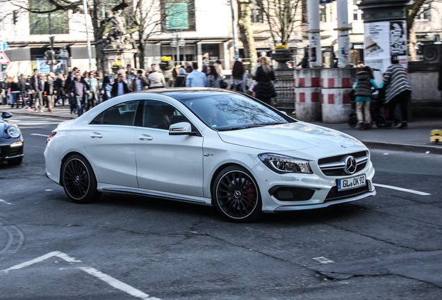 Mercedes-Benz CLA 45 AMG C117