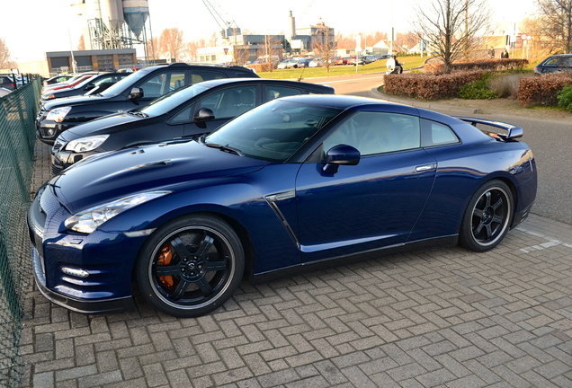Nissan GT-R 2011