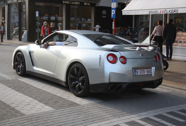 Nissan GT-R