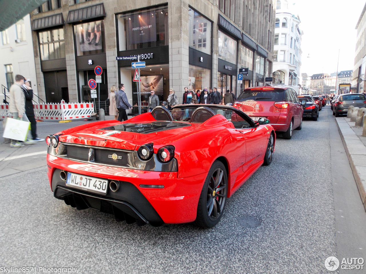 Ferrari Scuderia Spider 16M