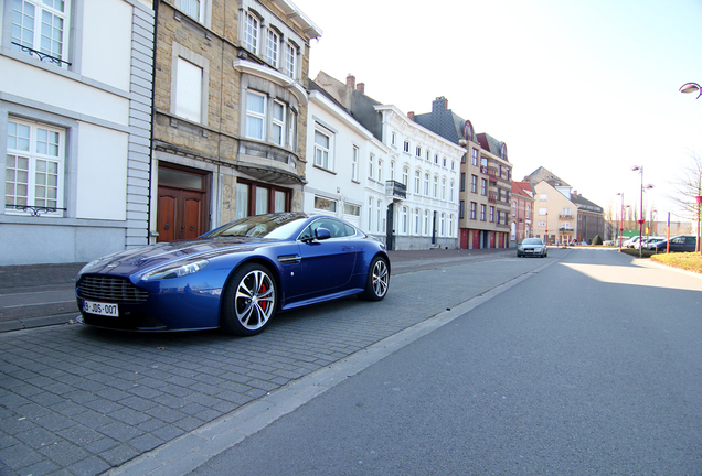 Aston Martin V12 Vantage