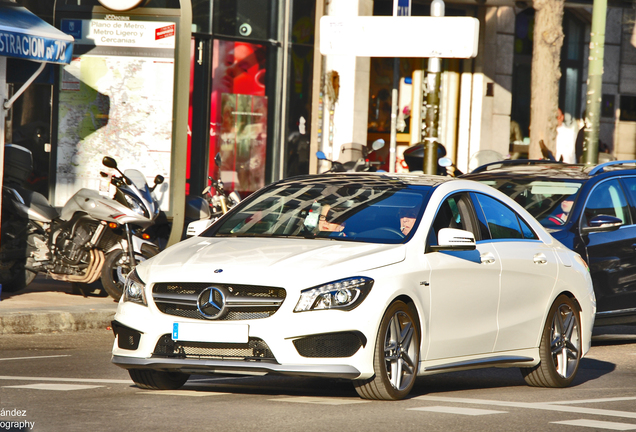 Mercedes-Benz CLA 45 AMG C117