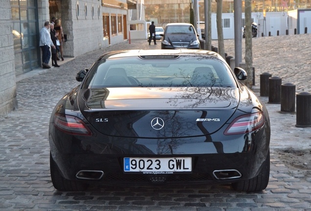 Mercedes-Benz SLS AMG