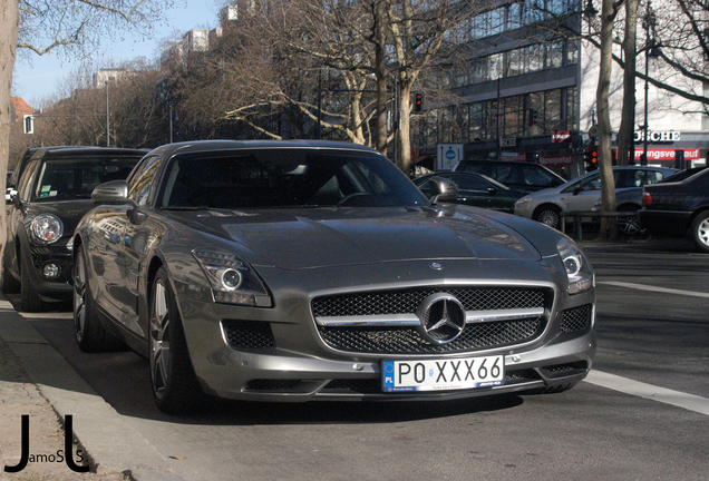 Mercedes-Benz SLS AMG