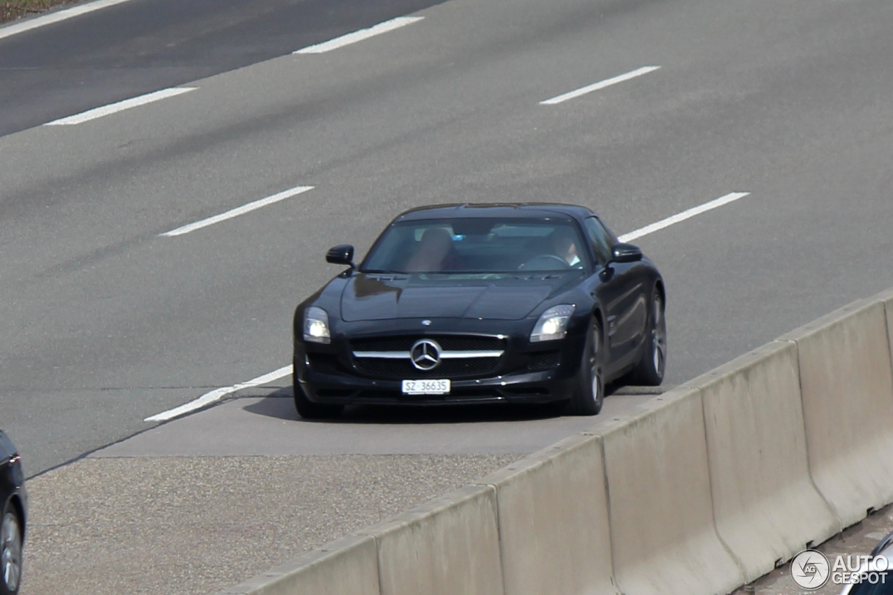 Mercedes-Benz SLS AMG