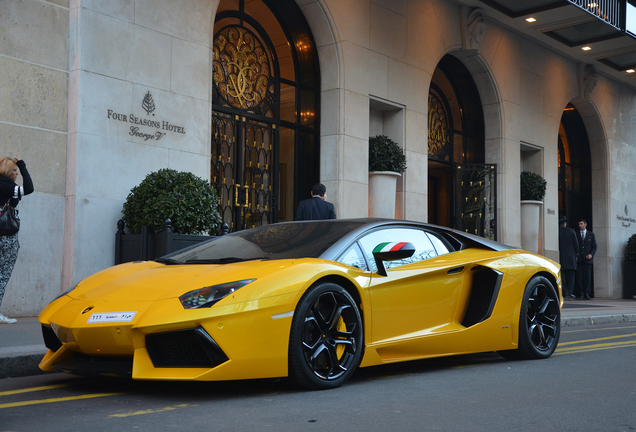 Lamborghini Aventador LP700-4