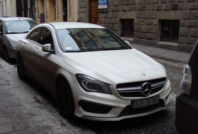 Mercedes-Benz CLA 45 AMG C117