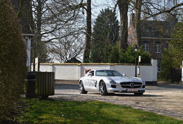 Mercedes-Benz SLS AMG