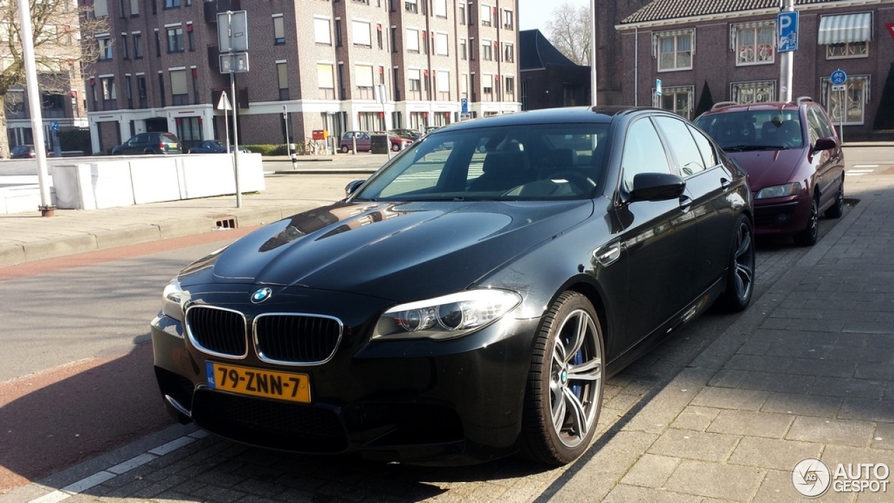 BMW M5 F10 2011