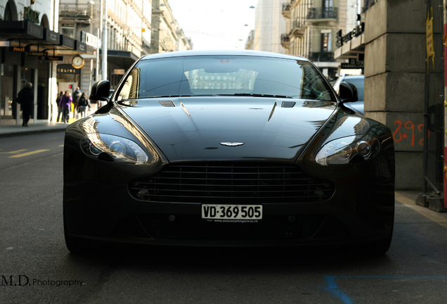 Aston Martin V8 Vantage 2012