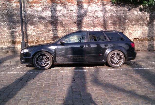 Audi RS4 Avant B7