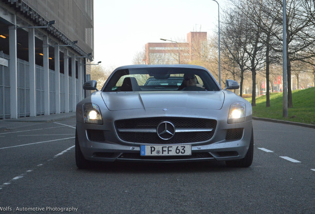 Mercedes-Benz SLS AMG