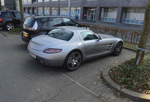 Mercedes-Benz SLS AMG