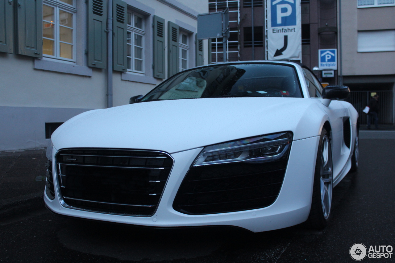 Audi R8 V10 Spyder 2013