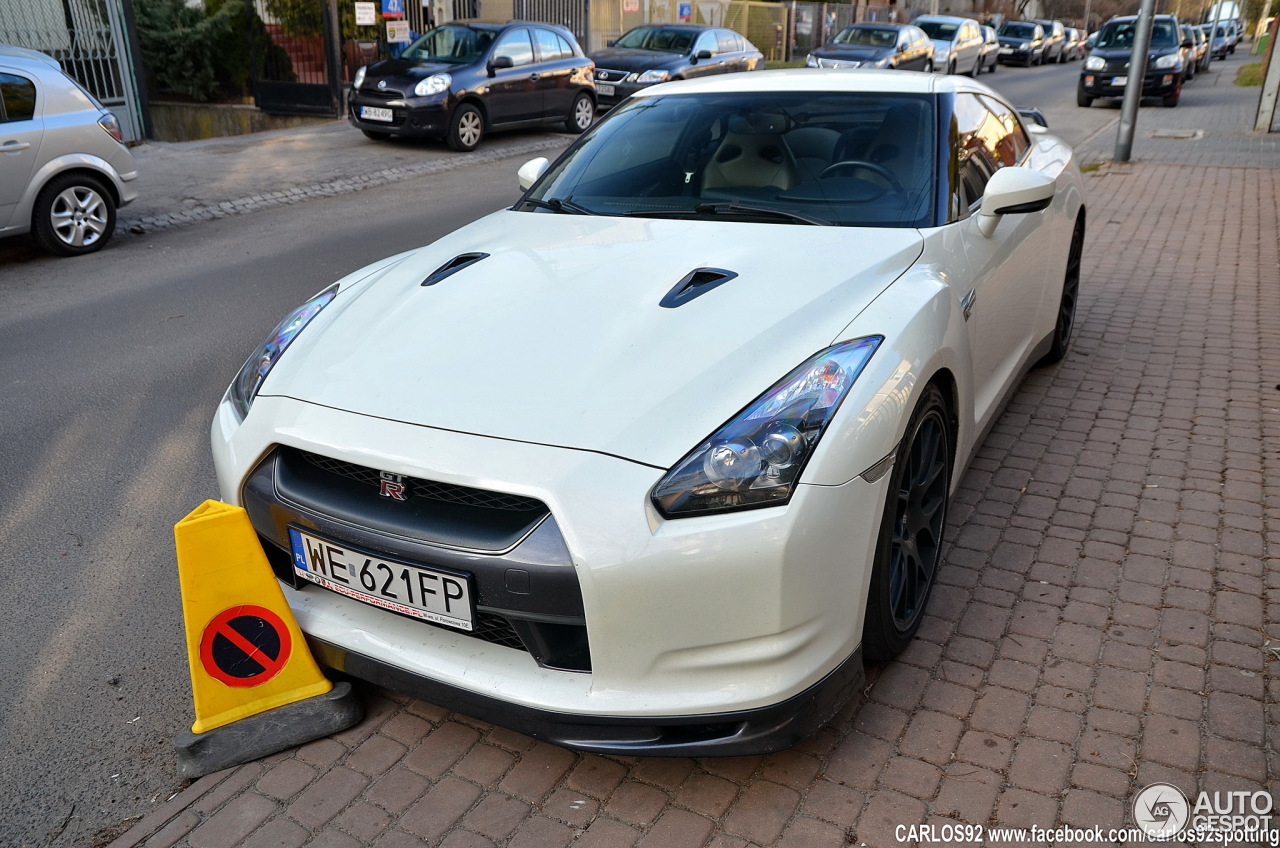 Nissan GT-R