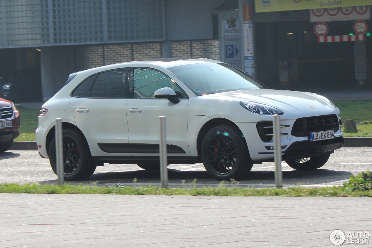 Porsche 95B Macan Turbo