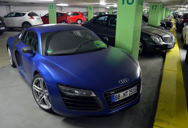 Audi R8 V10 Plus 2013