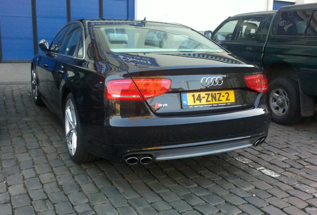 Audi S8 D4