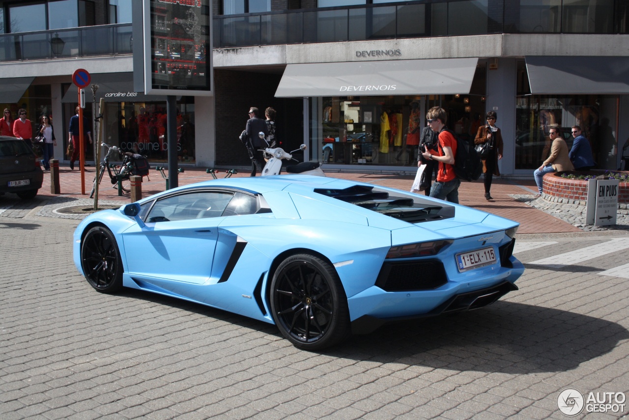 Lamborghini Aventador LP700-4