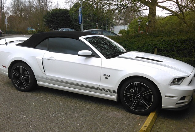 Ford Mustang GT California Special Convertible 2013