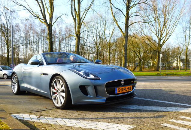 Jaguar F-TYPE S Convertible