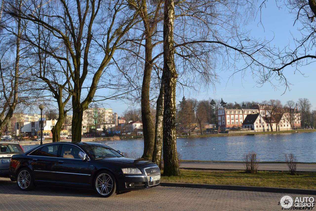 Audi S8 D3