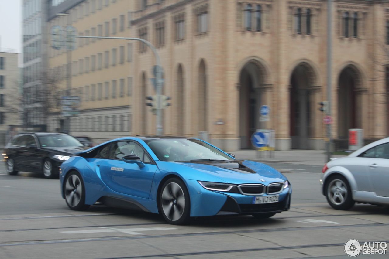 BMW i8