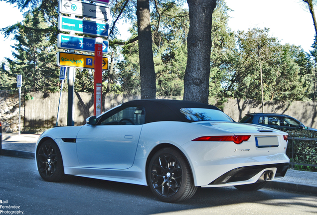 Jaguar F-TYPE S Convertible