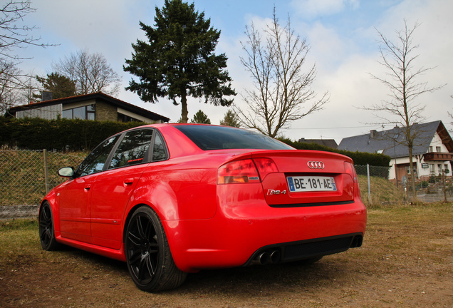 Audi RS4 Sedan