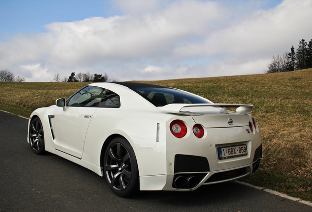 Nissan GT-R