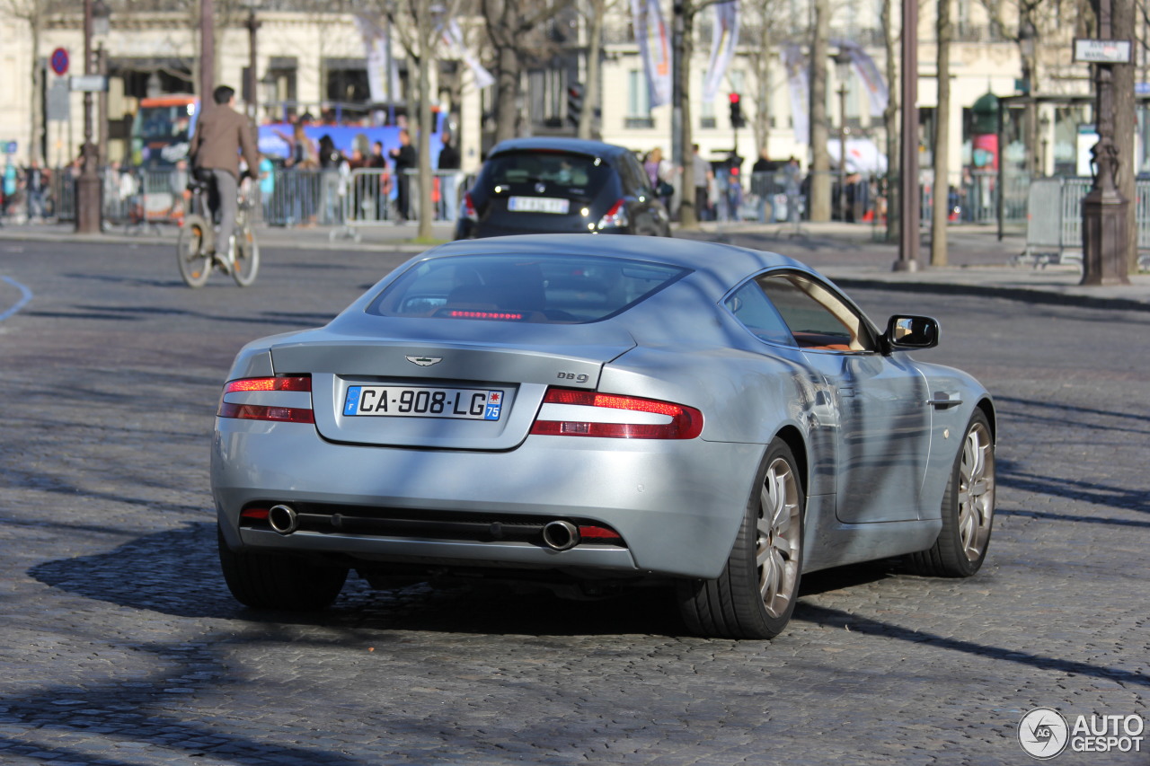 Aston Martin DB9