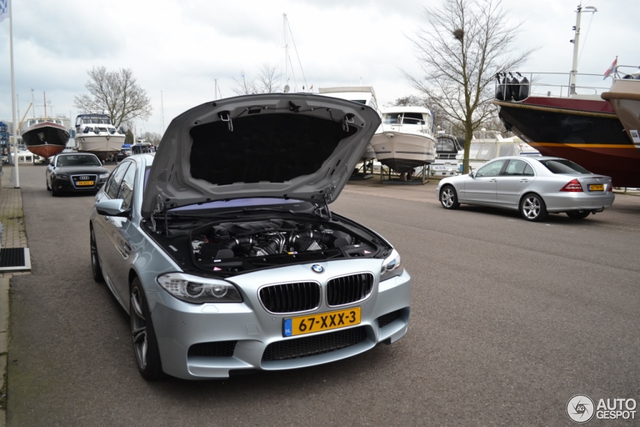 BMW M5 F10 2011