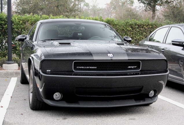 Dodge Challenger SRT-8