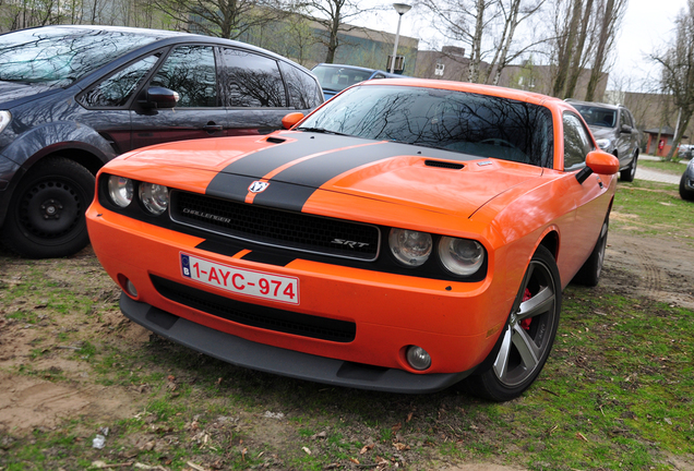 Dodge Challenger SRT-8