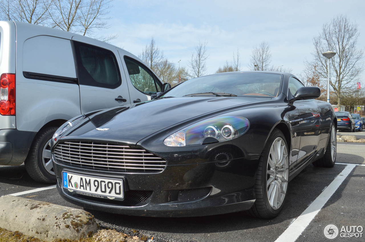 Aston Martin DB9