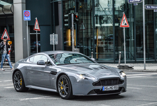 Aston Martin V12 Vantage S