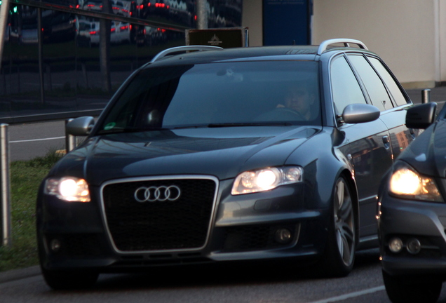 Audi RS4 Avant B7