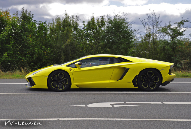 Lamborghini Aventador LP700-4