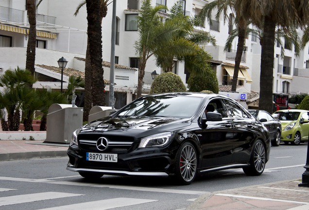 Mercedes-Benz CLA 45 AMG C117